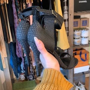 #47- NWOT Black Snake Textured Heels